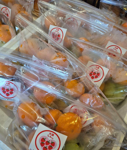 Corporate fruit packs